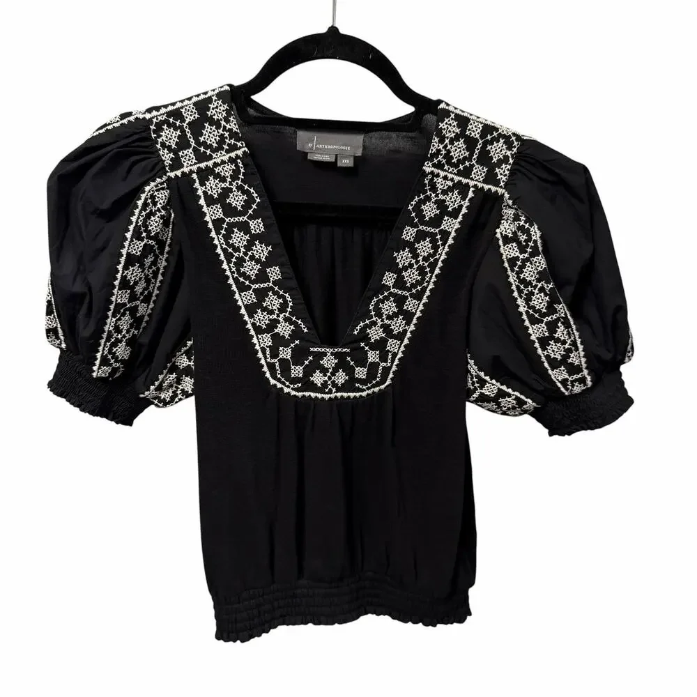 By Anthropologie Puff Sleeve Embroidered Top Black White V Neck Womens XXS
